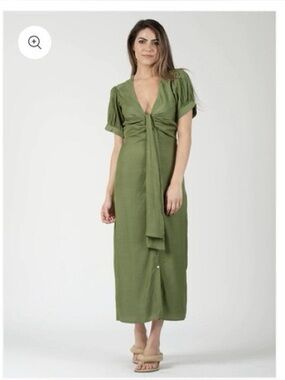 NWT Women’s XS Sage Green Lucca Couture Midi Dress